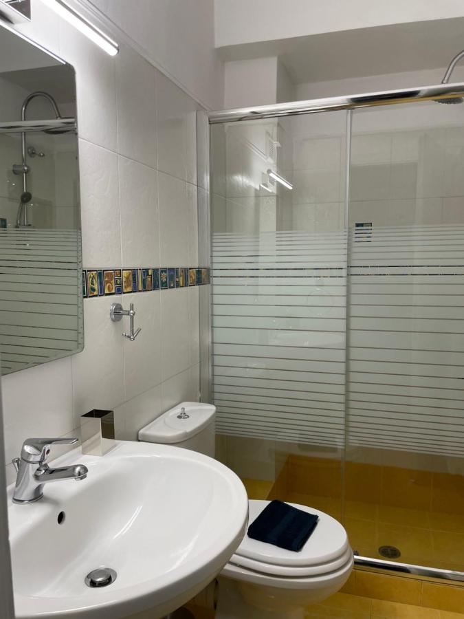 Triptolemus Stay Inn إلفسينا المظهر الخارجي الصورة